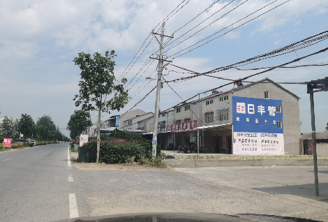 白河如何能保证墙体广告的醒目性？