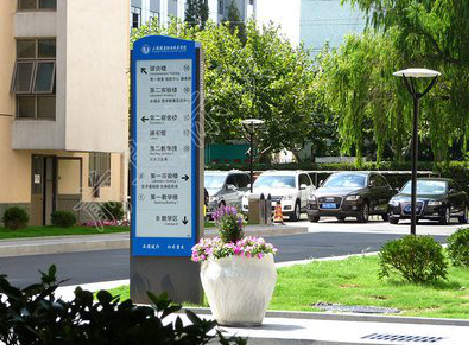 白河哪些因素影响宣传栏的制作？